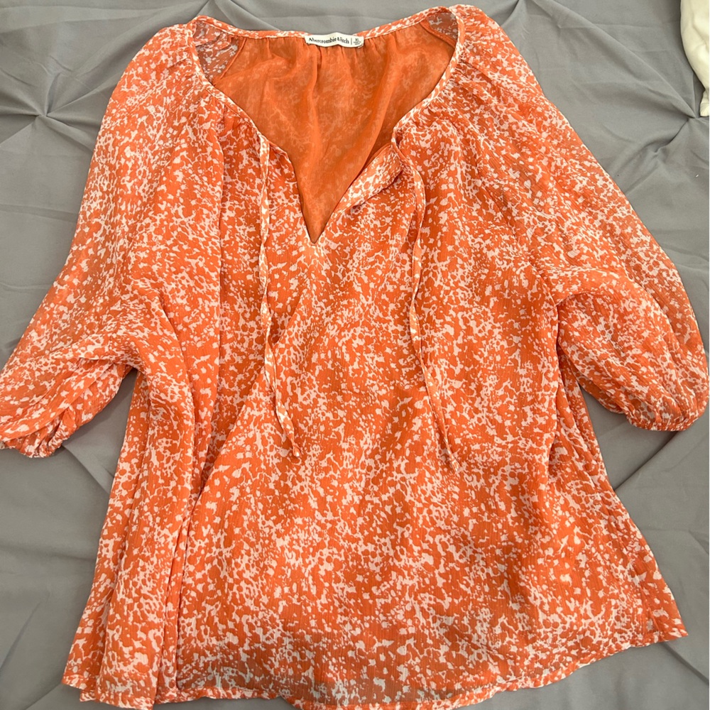 Abercrombie and Fitch tie front blouse